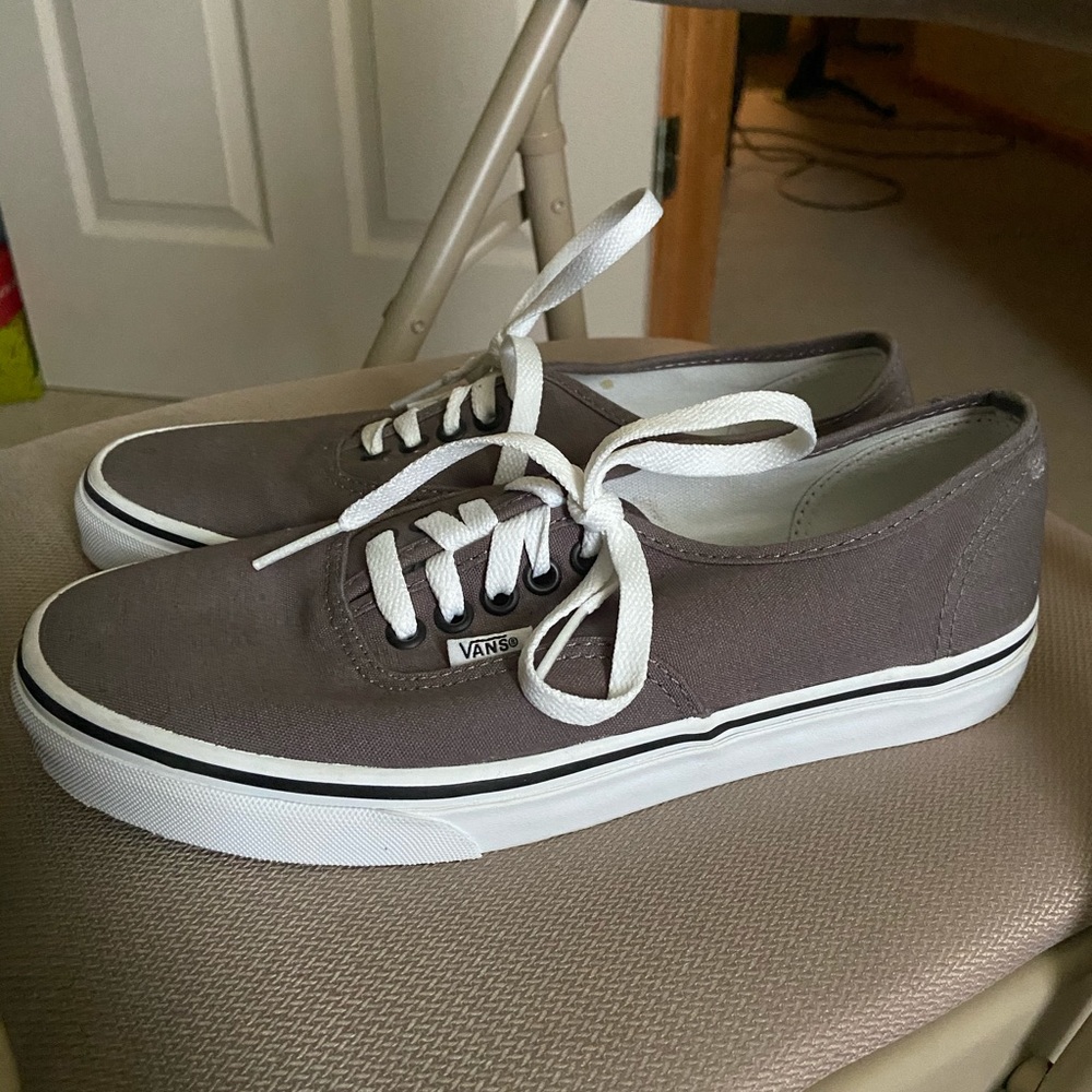 Men’s Gray & White Vans